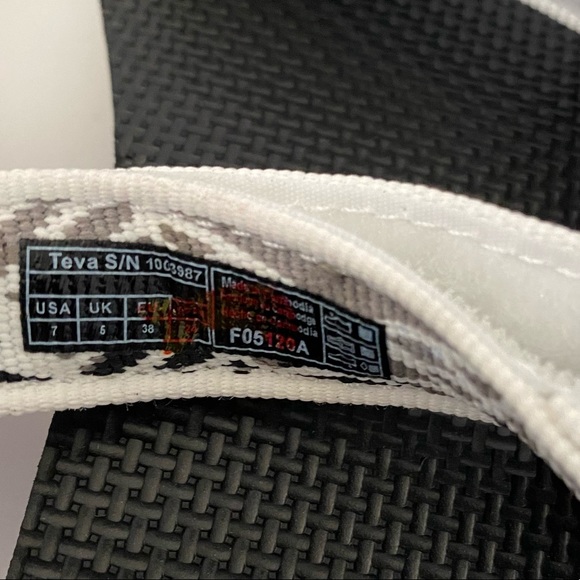 NO OFFERS Teva Original Universal Boomerang White - Picture 7 of 13